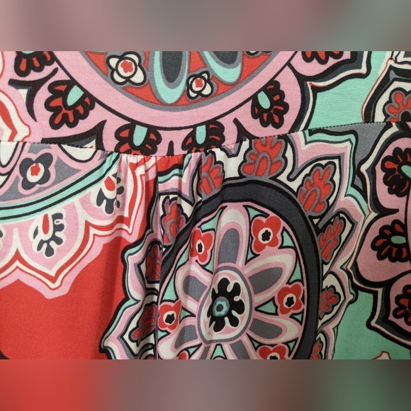 Short Sleeve Multi Color Tunic 2X - Picture 5 of 6